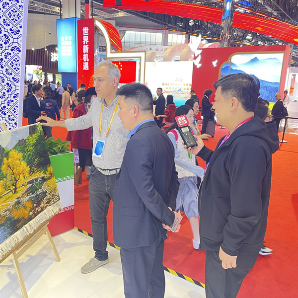 huaruo-industrial-group-participated-in-the-6th-china-international-import-expo-4.jpg